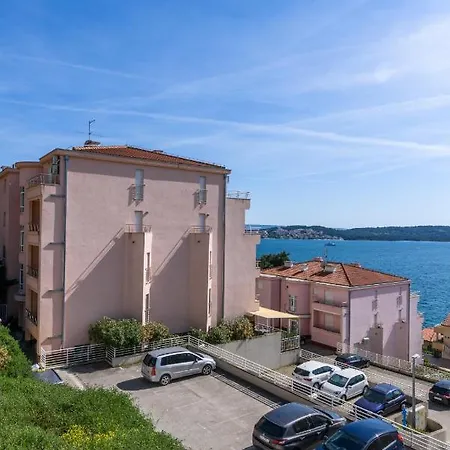 Sea View شقة تروغير